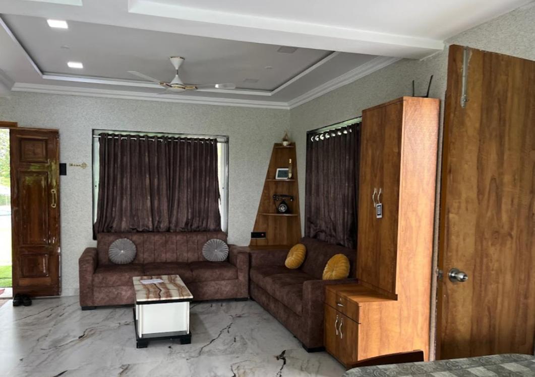 Classic Villa Pālghar Exteriér fotografie